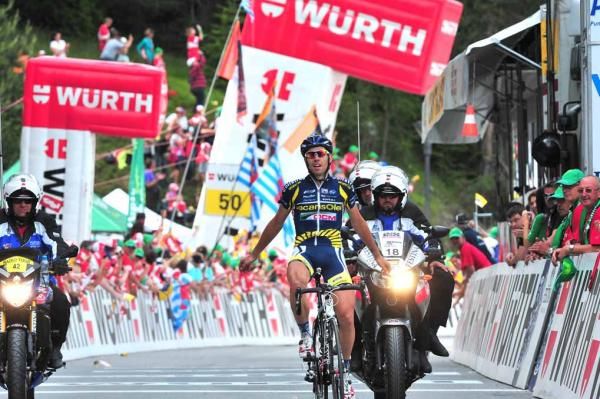 Thomas De Gendt (Vacansoleil-DCM) wins stage 7.