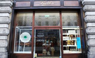 Piercy & Company and Electrolight collaborated on the Kiehl's window