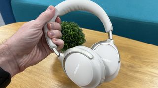 Best Noise-Canceling Headphones for 2024 - CNET