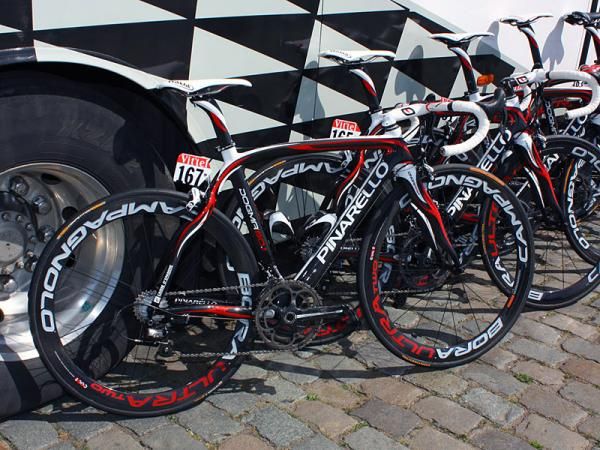 Team Sky wasn't the only squad on Pinarello's Dogma - Caisse d'Epargne used them as well.
