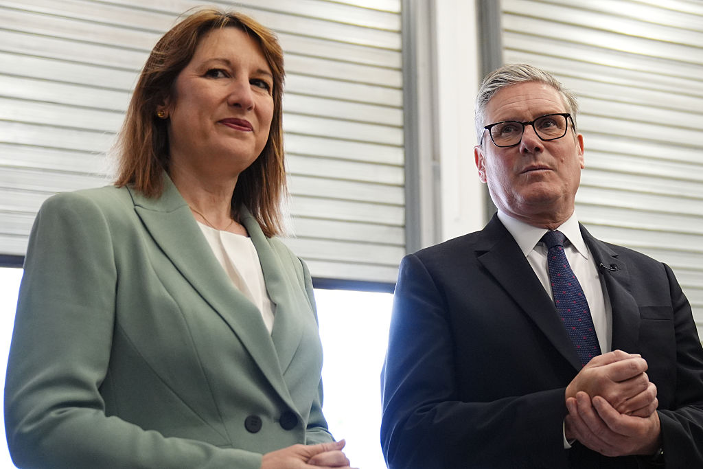Prime minister Keir Starmer (R) and chancellor Rachel Reeves (L)