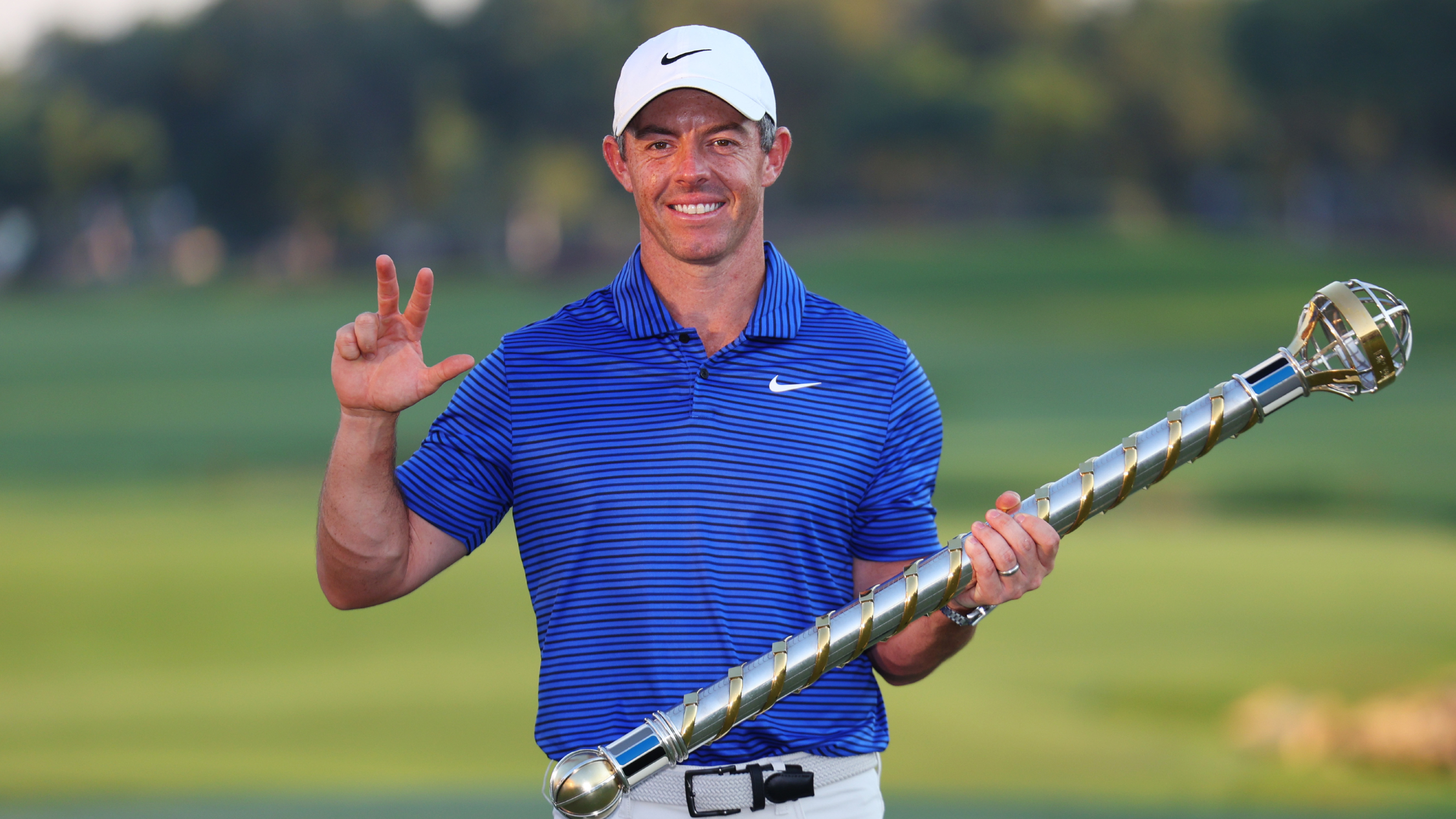 Rory McIlroy with the DP World Tour Championship trophy