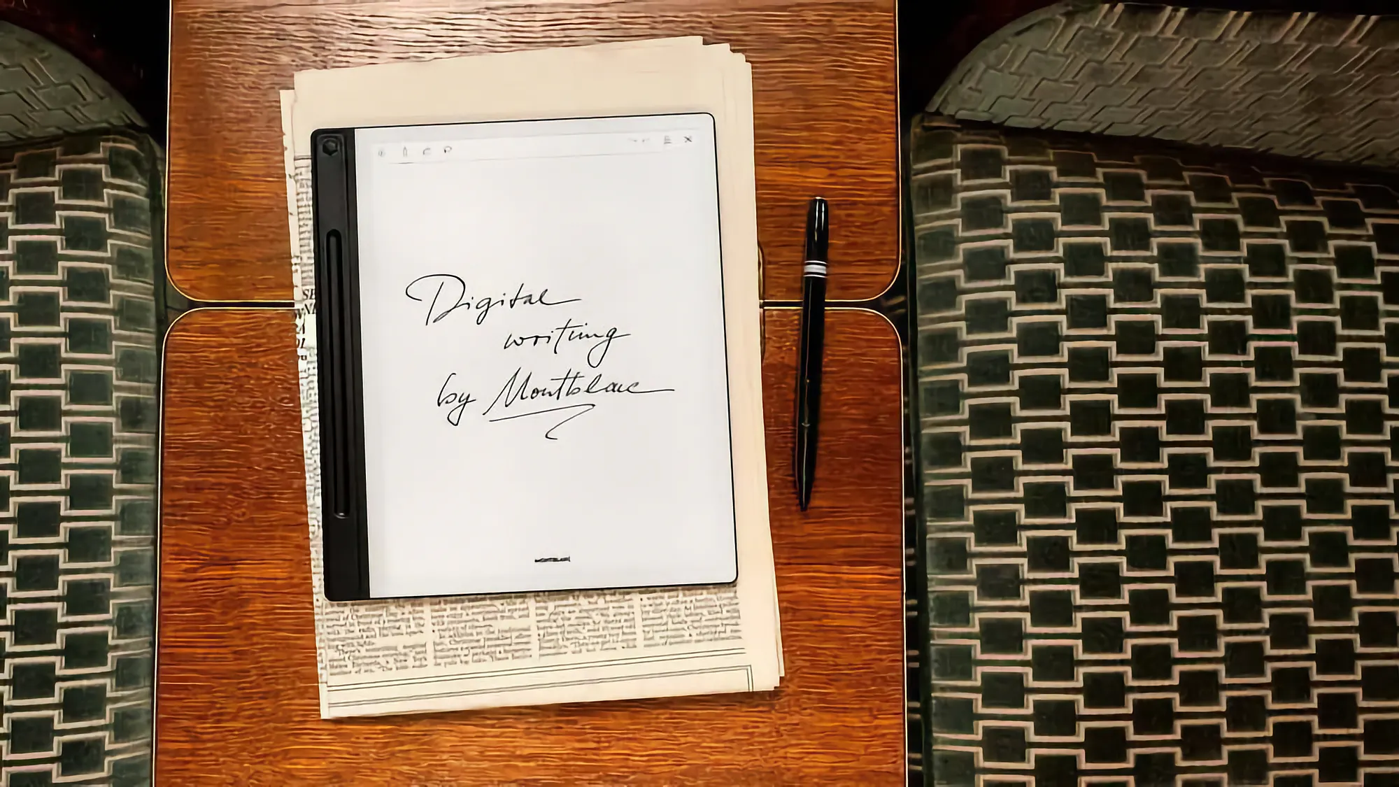 The Montblanc Digital Paper on a table with its pen