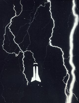 lightning stikes the empire state building in 1934.