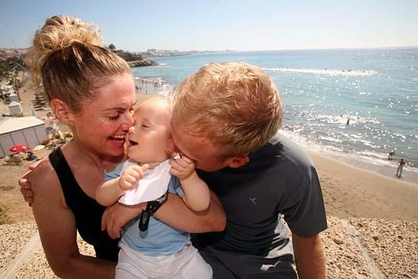 Gunn-Rita, Bj&oslash;rnar and Kenneth soak up some sun in Tenerife.