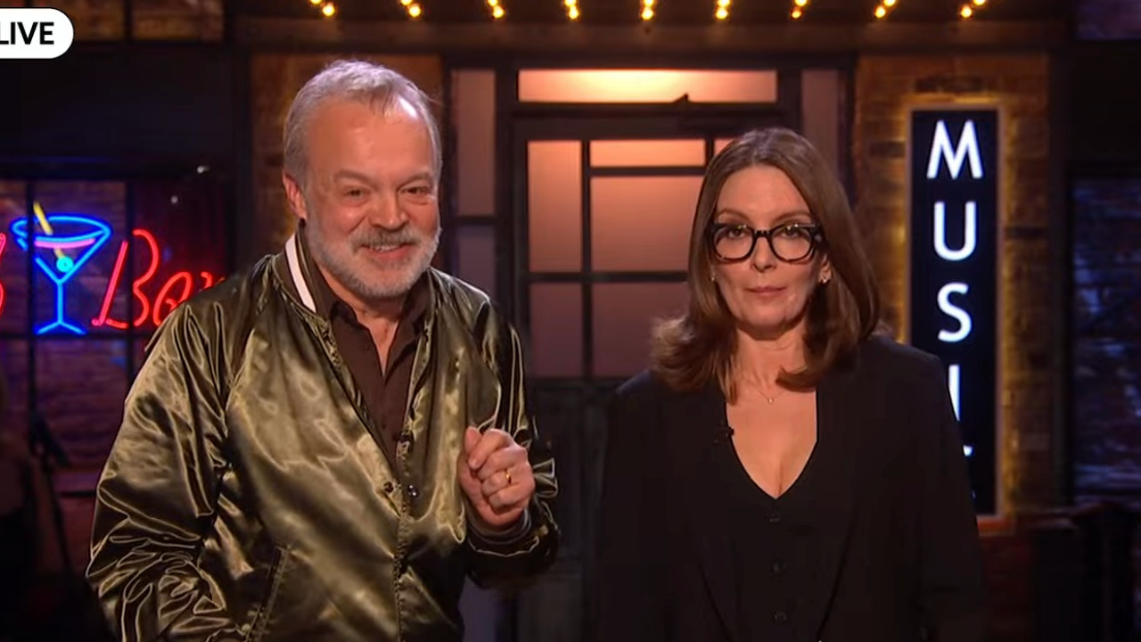 Graham Norton and Tina Fey do rabid fire impressions of British TV shows.