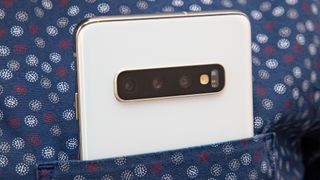 The Samsung Galaxy S10 camera array