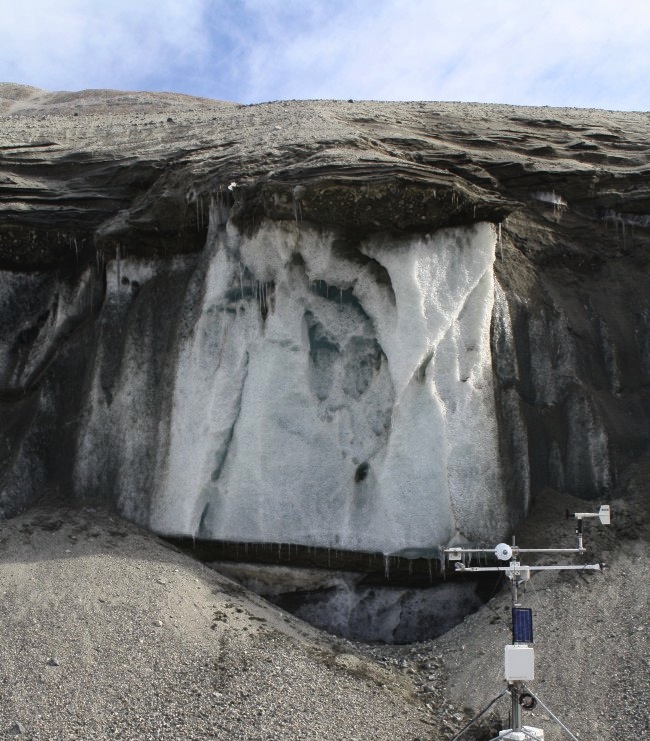 Ice cliff