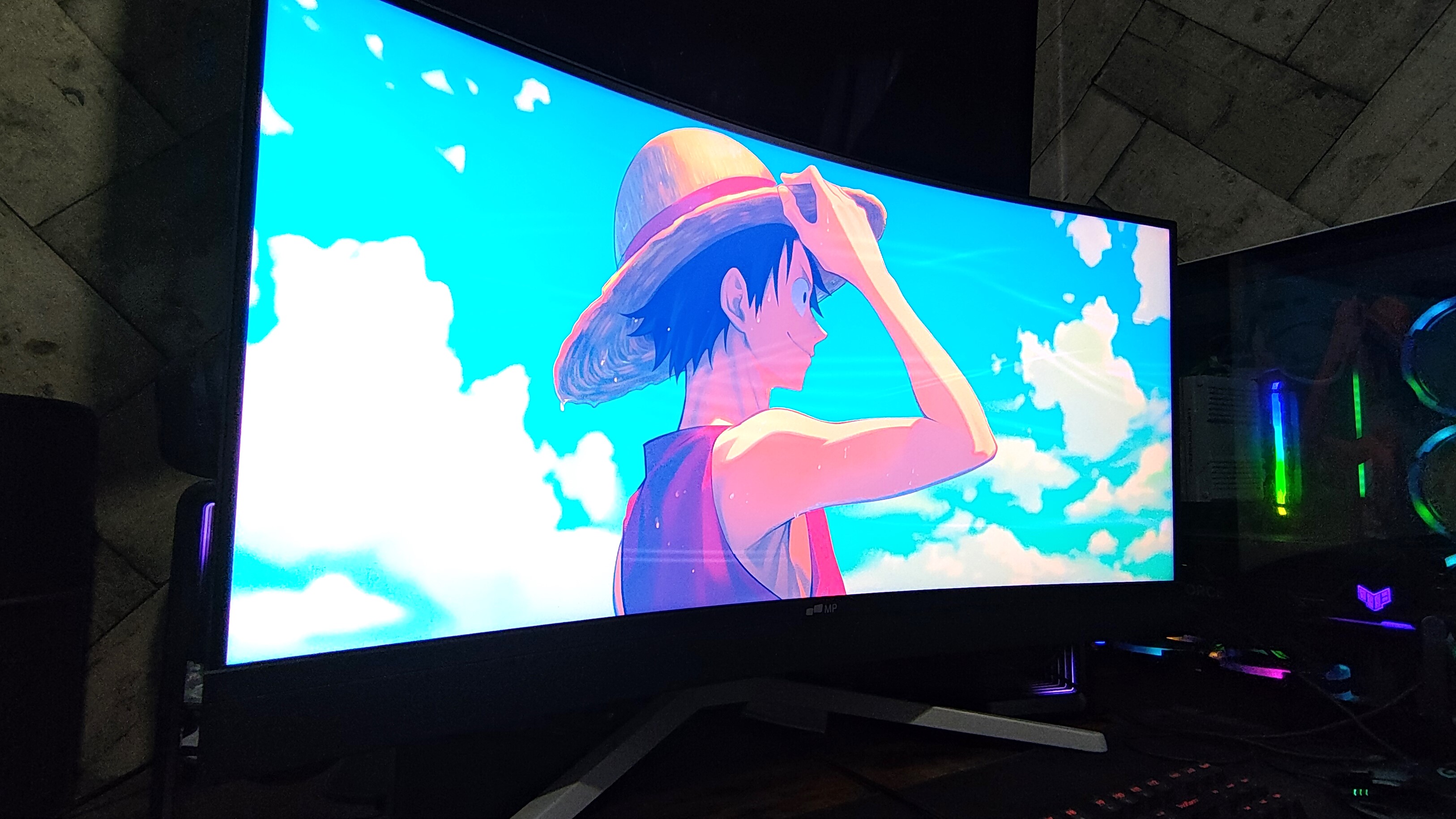 Side view of Mobile Pixels 34-inch mini-LED ultrawide monitor