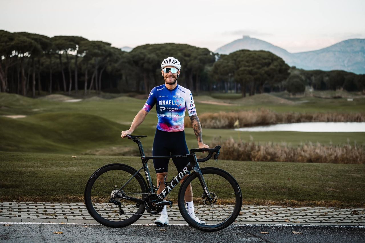 Israel-Premier Tech 2023 kit