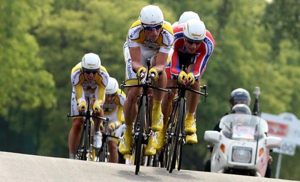 Team Columbia race to the win in Giro d'Italia stage one.