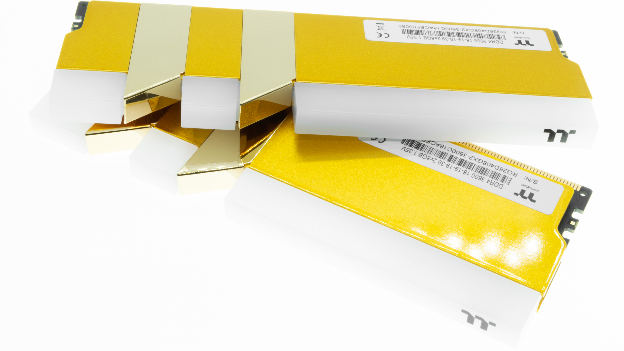 Thermaltake ToughRAM RGB Metallic Gold DDR4-3600 C18