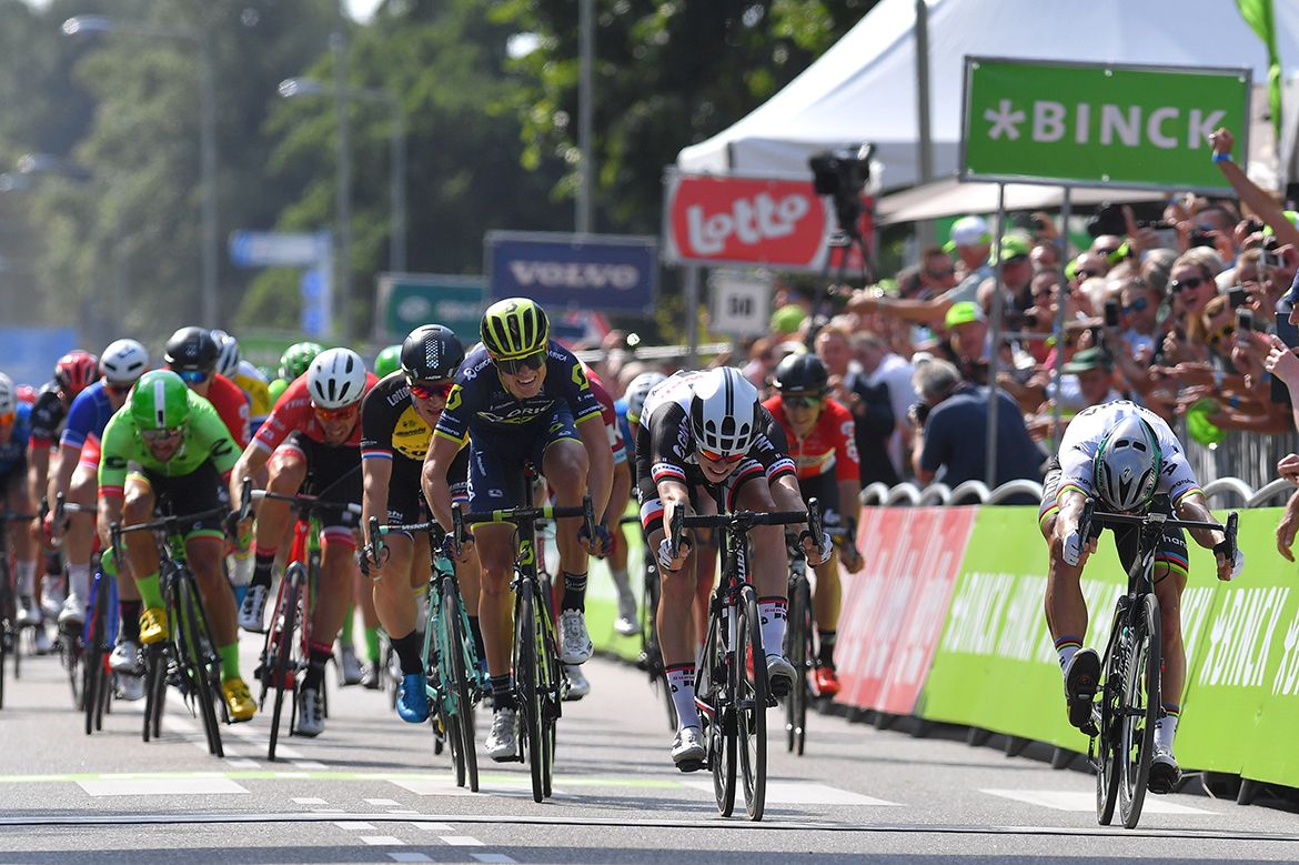 Phil Bauhaus (Sunweb) and Peter Sagan (Bora-Hansgrohe) sprint for the line
