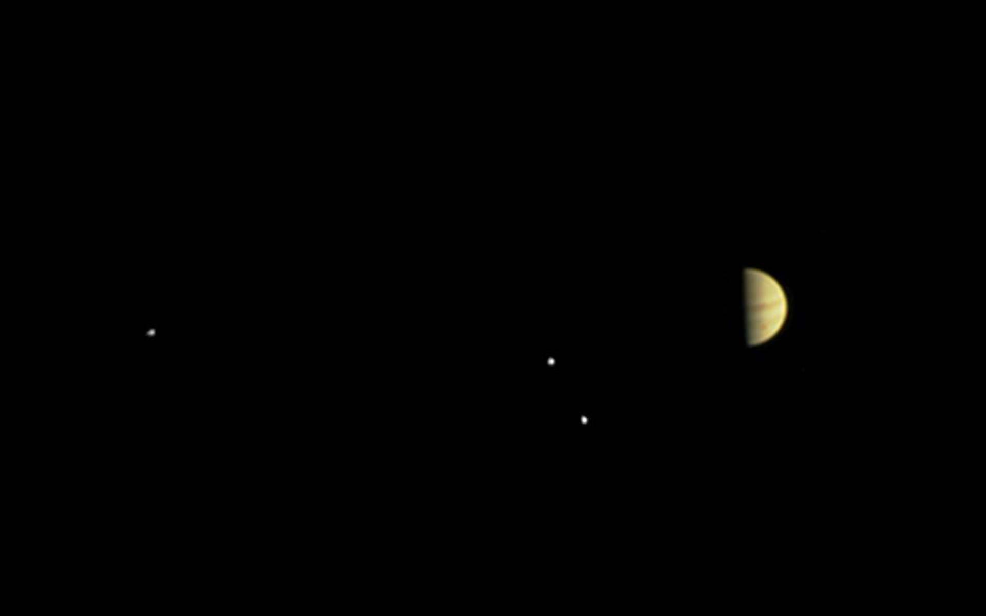 Juno Spies Jupiter, and More