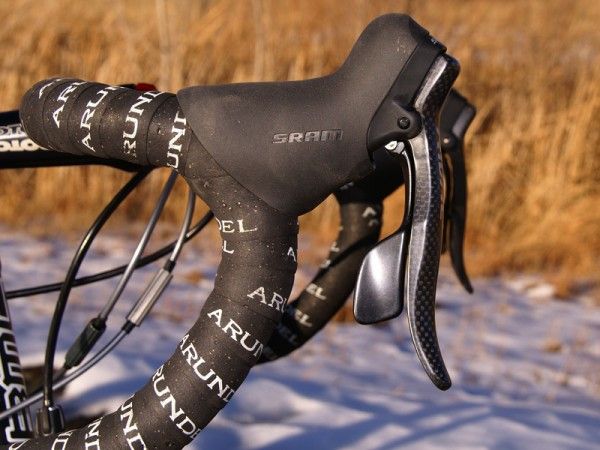 The new Rival levers get longer brake lever blades (now carbon) and bigger shift paddles, both of which are now far easier to reach from the drops.
