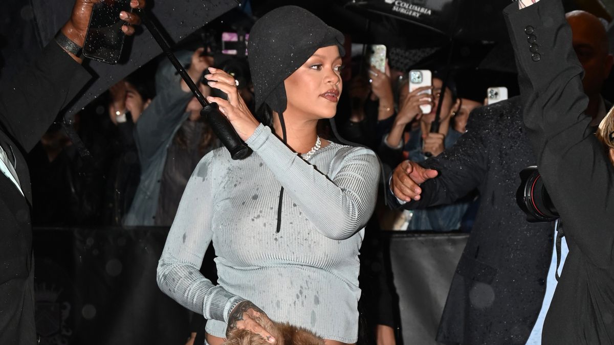 Yep, Rihanna Just Revealed Her Pregnancy Minutes Before the Met Gala