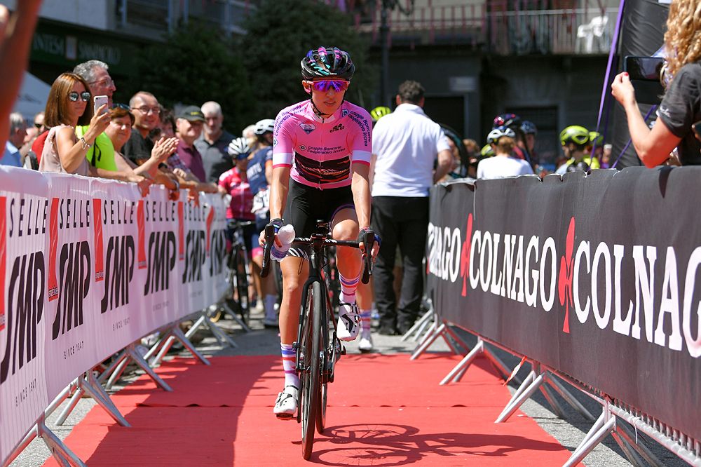 Overall leader Kasia Niewiadoma (Canyon-SRAM) rolls to the stage 2 start at the Giro Rosa