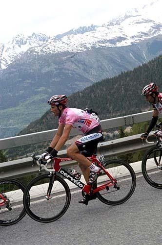Ivan Basso has time to enjoy the view, and why not!