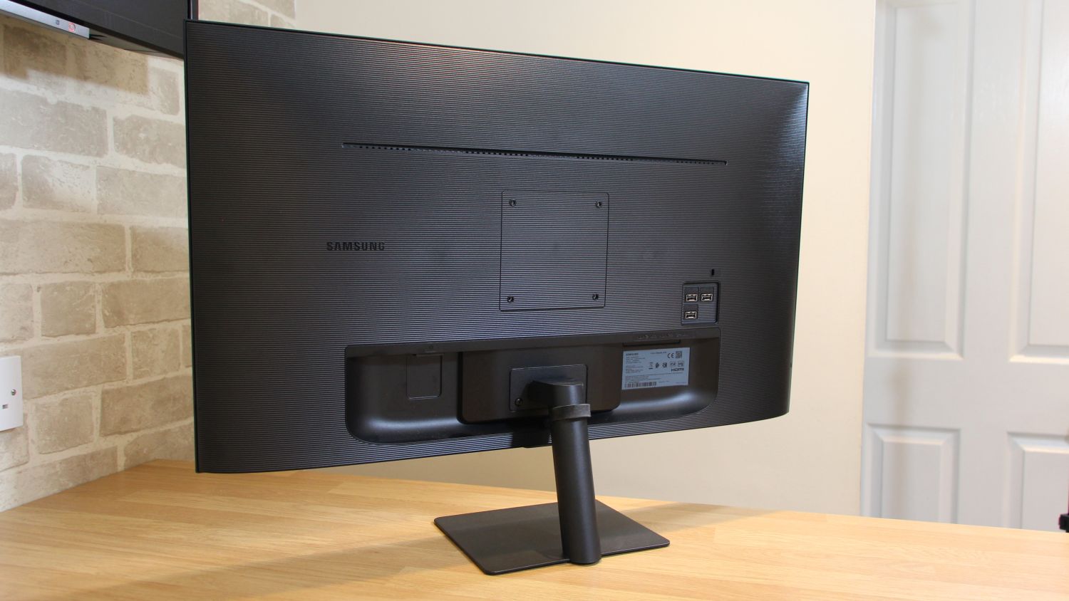 Monitor Backside