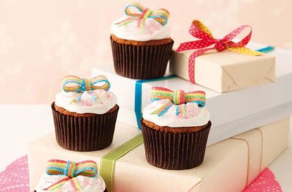 Present cupcakes