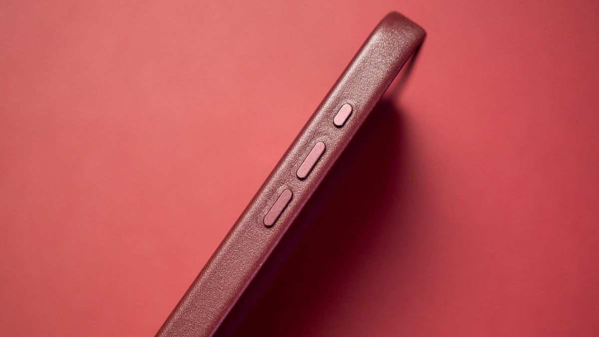 Mujjo leather case iPhone 15 Pro Max