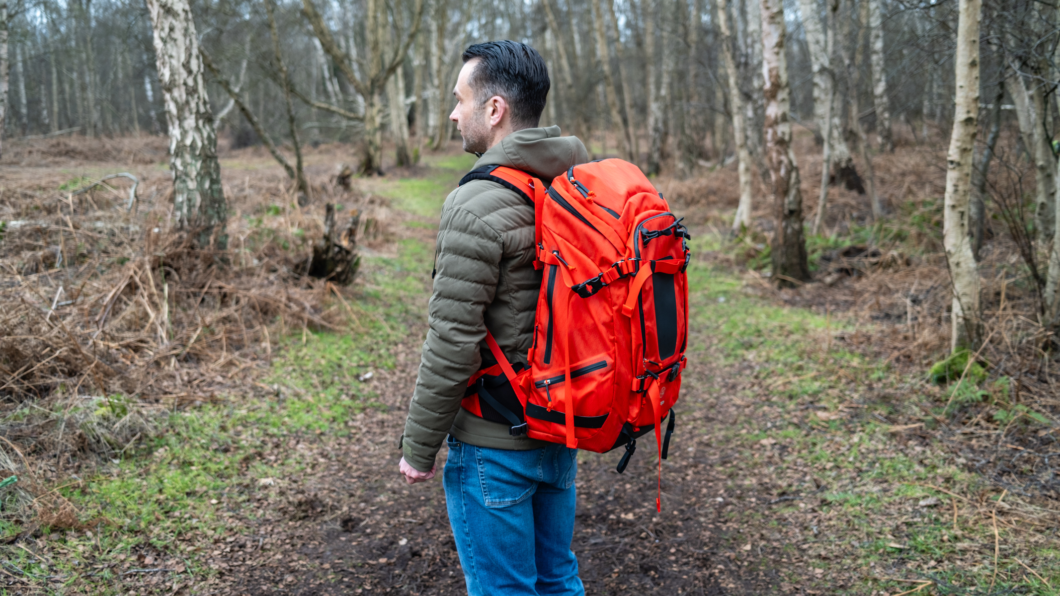 Photographer wearing an f-stop Tilopa 50L DuraDiamond