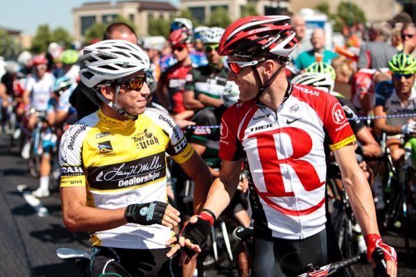 Levi Leipheimer (Radioshack) and race leader Sergio Henao (Gobernacion De Antioquia) greet on the start line.