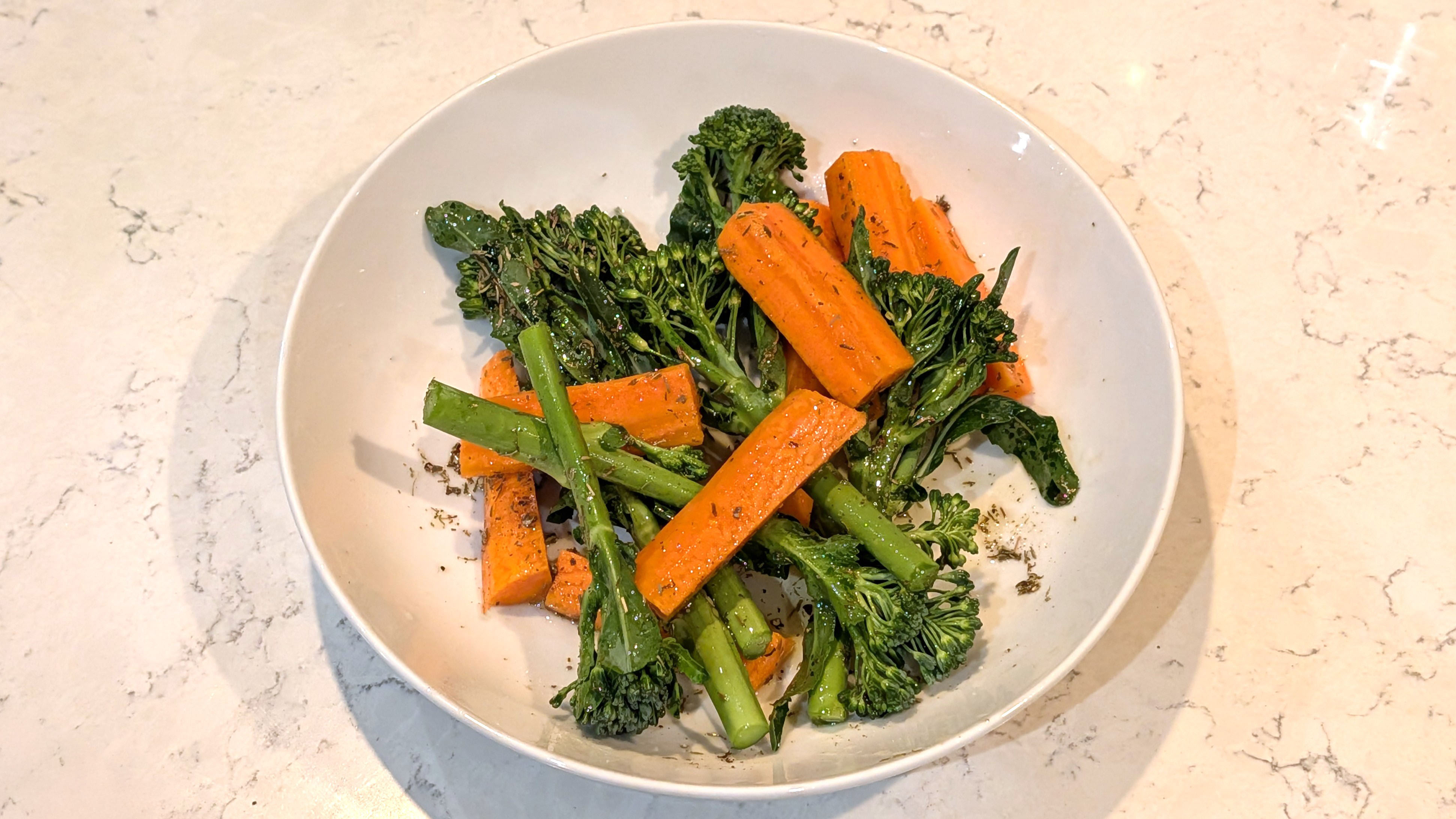 Carrots and broccoli cooked in air fryer