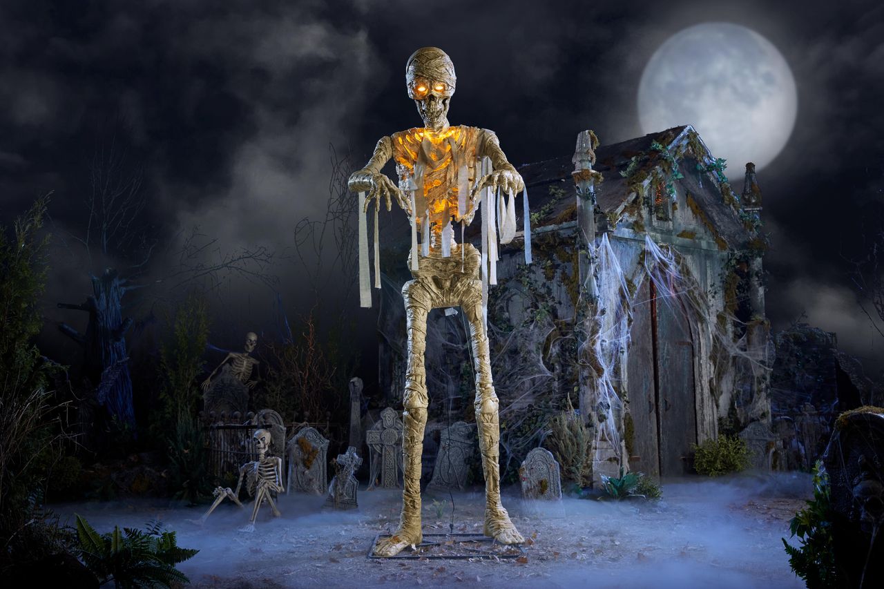 11 FT Giant Sized Mummy