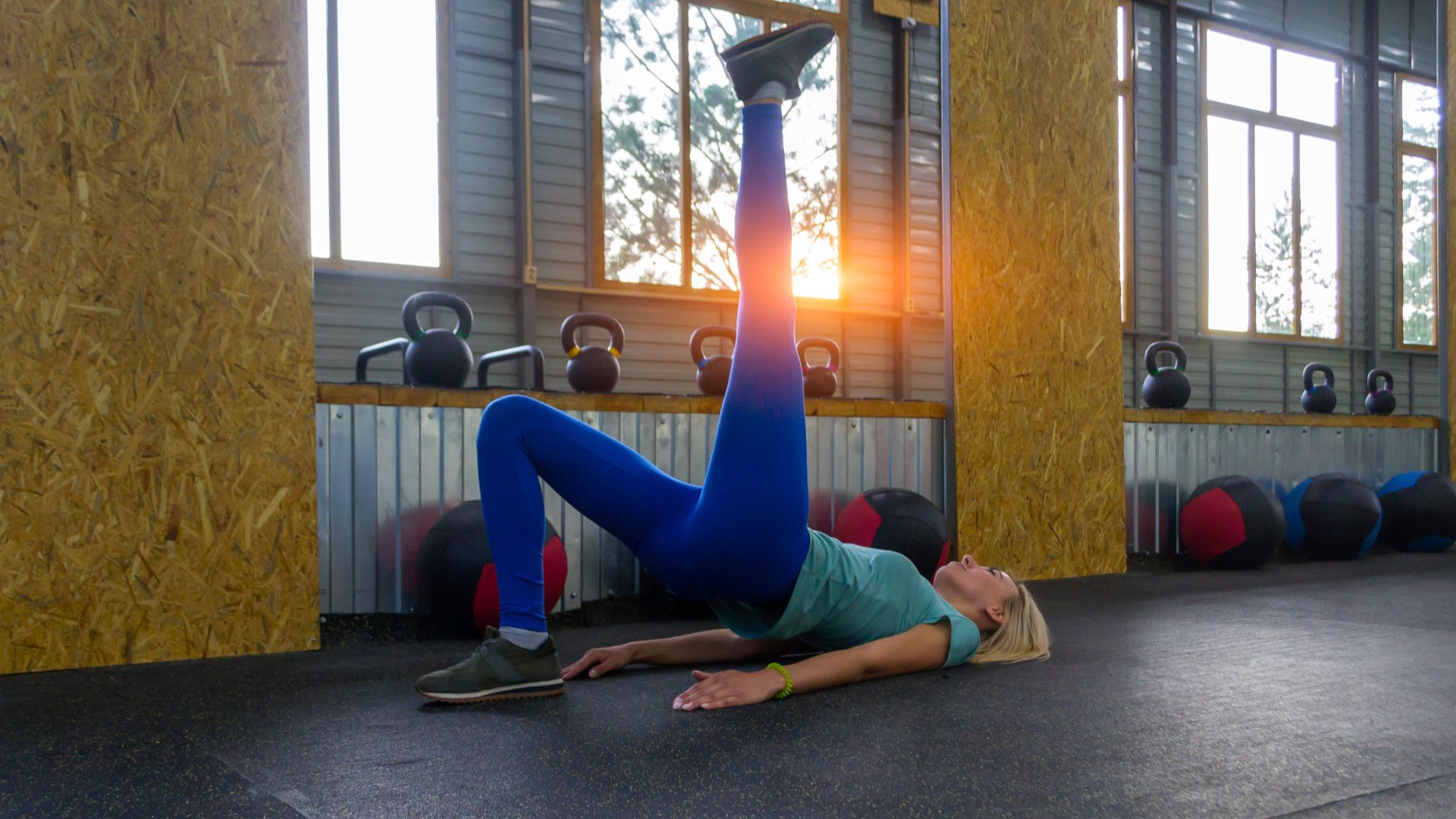 Build stronger, healthier knees to run pain-free with this 4-move dumbbell workout