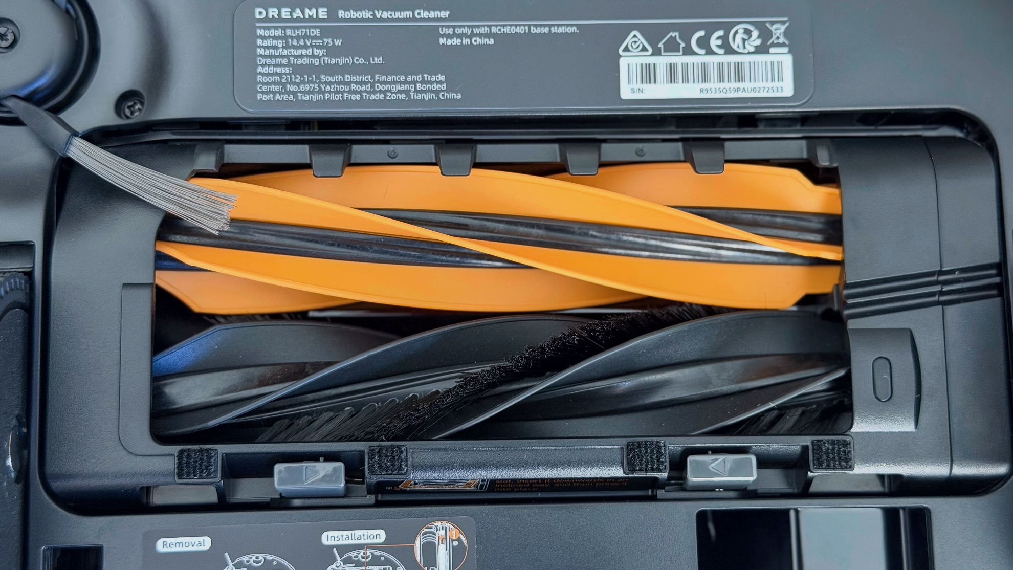 Dual central brushes inside the Dreame Aqua10 Ultra robot 