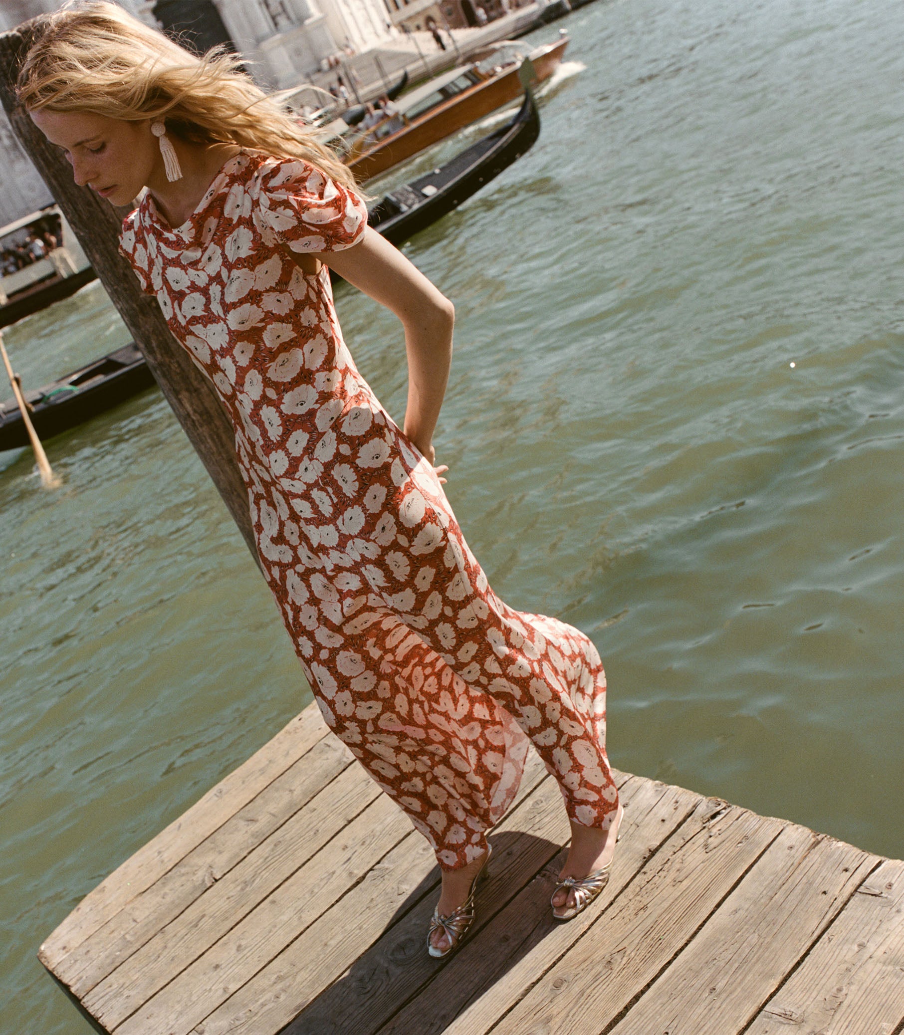 Alna Dress -- Rouge Fleurs D&#039;anemone