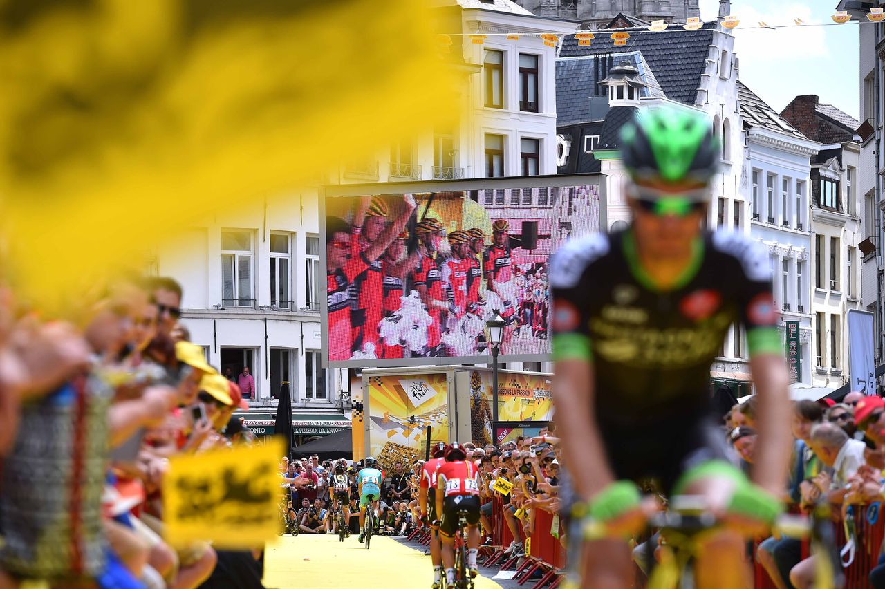 A buzzy start to stage 3 in Antwerp