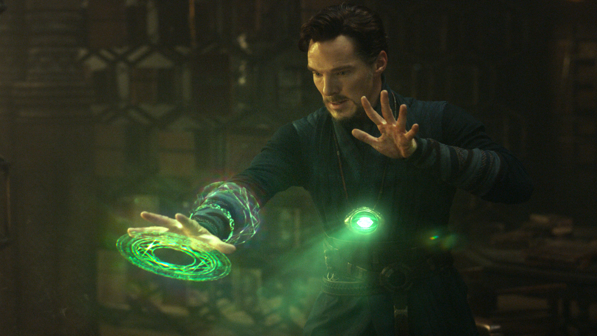 Stephen Strange (Benedict Cumberbatch) uses the time stone in Doctor Strange.
