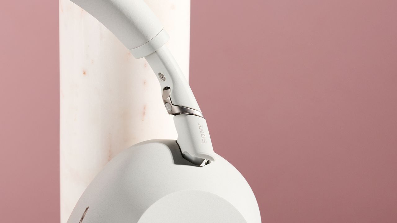 Sony WH-1000XM6 hinge