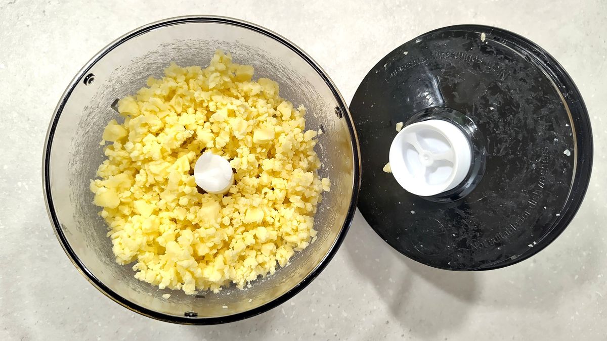 Cheese grated using Bosch ErgoMaster 6 blender mini chopper attachment
