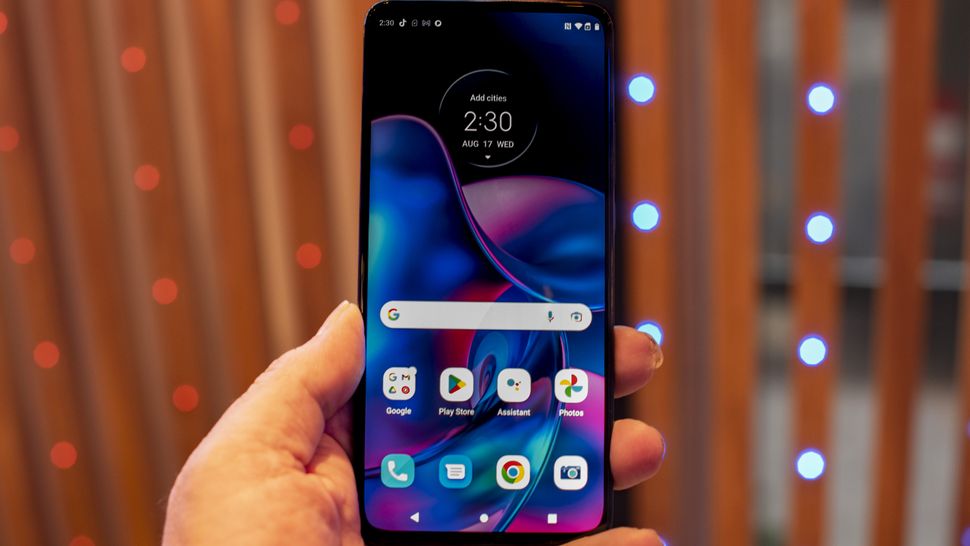 Hands on Motorola Edge (2022) TechRadar