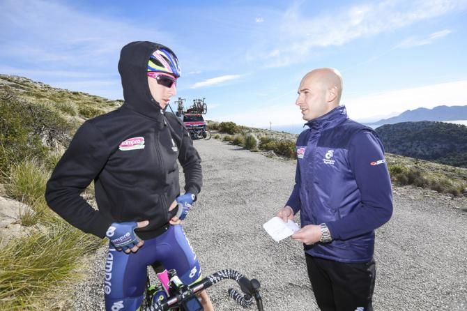 Sacha Modolo chats with Lampre-Merida sports director Marco Marzano