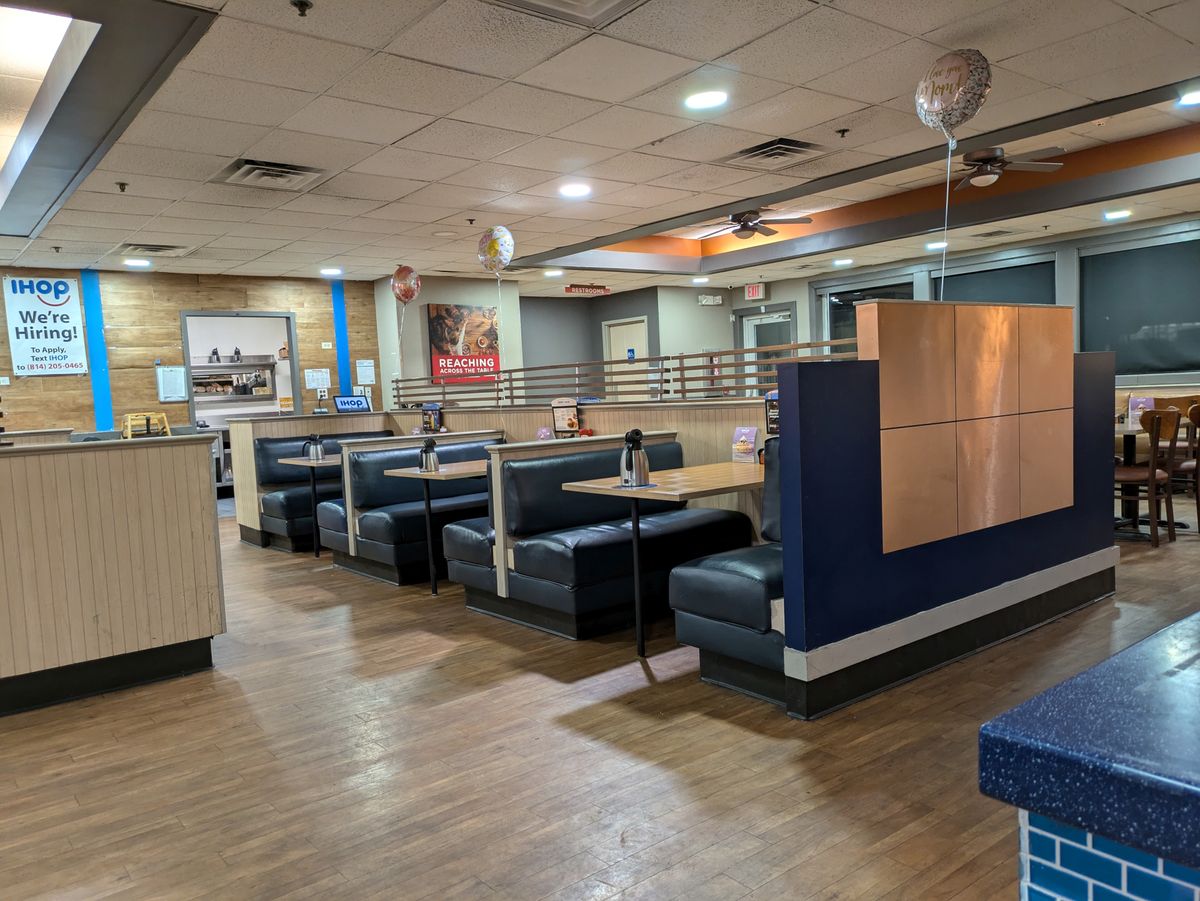 Google Pixel 8a indoor sample.