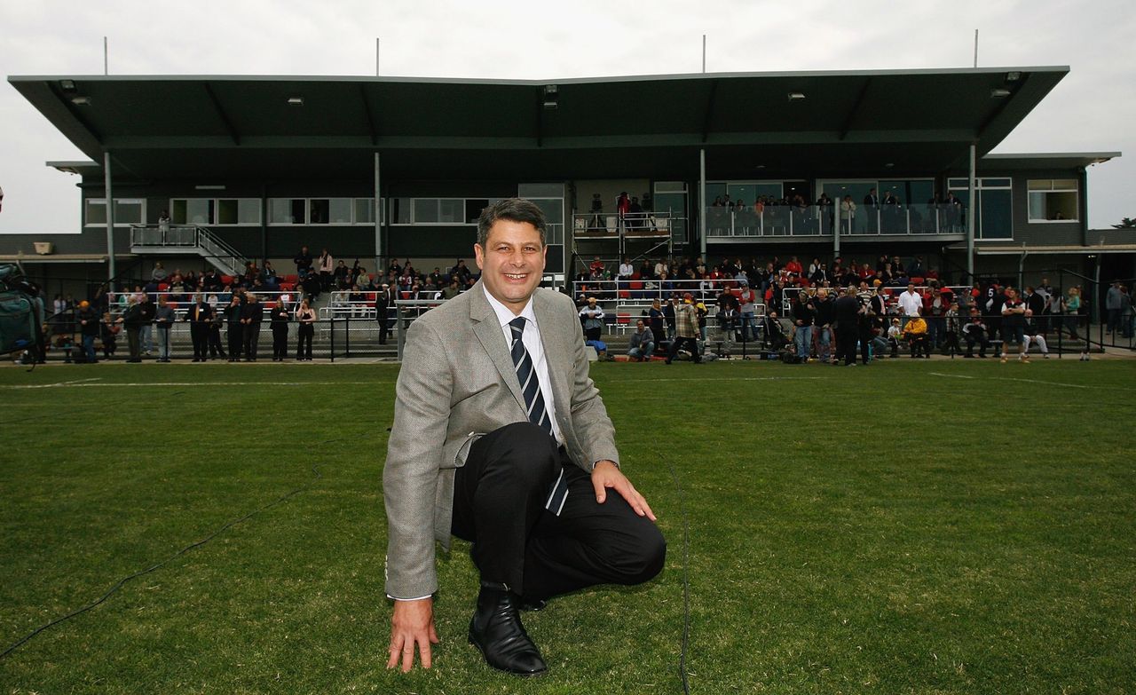 Cycling Australia named Steve Bracks as the new federation chairman