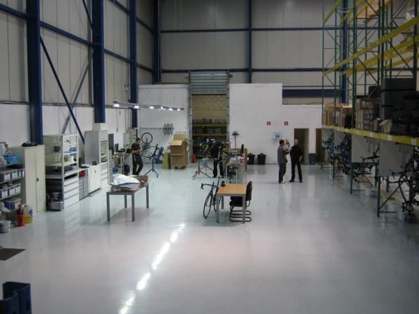 A wide shot of the Service Course