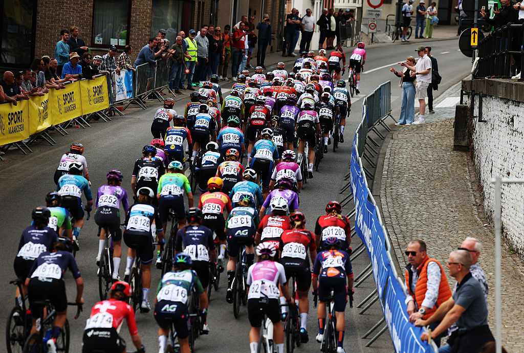 The elite women's peloton racing up one of the many hills at the 2026 Brabantse Pijl Women