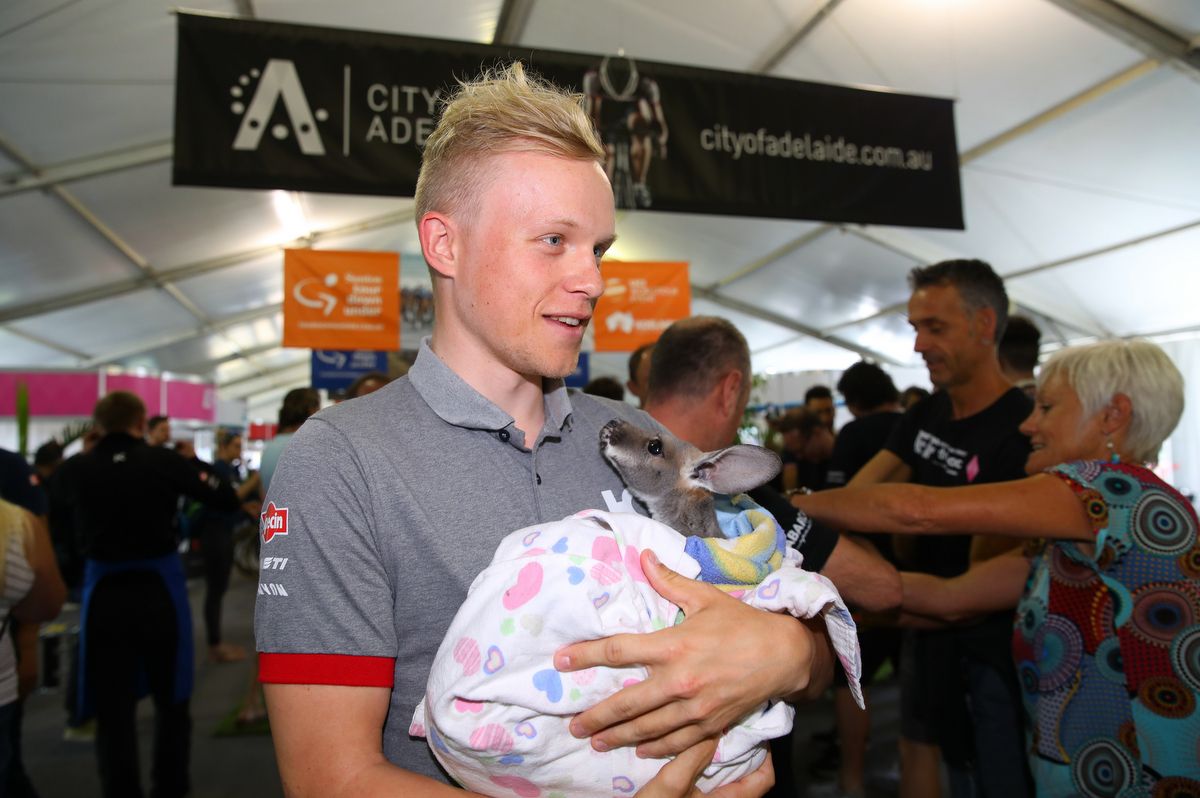 Mads W&uuml;rtz Schmidt (Katusha-Alpecin) with a new friend