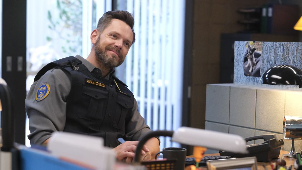 Joel McHale in Animal Control