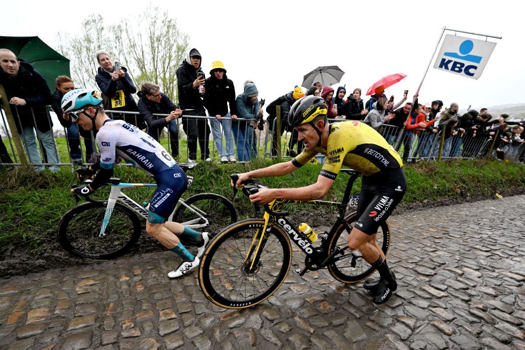 OUDENAARDE, BELGIUM - MARCH 31 : during the UCI World Tour Flanders Classics 108th Ronde Van Vlaanderen, a cycling race with start in Antwerpen and finish in Oudenaarde on March 31, 2024 in Oudenaarde, Belgium, 31/03/2024 ( Motordriver Kenny Verfaillie - Photo by Nico Vereecken / Photo News