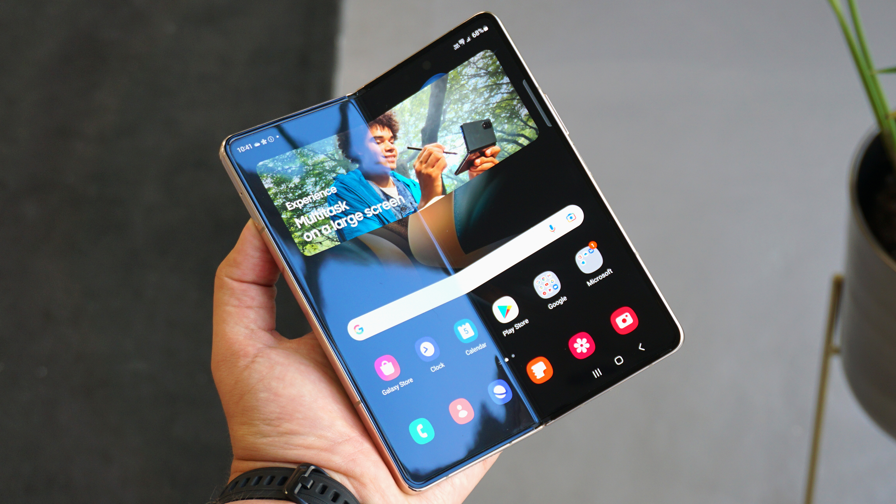 Samsung Galaxy Z Fold 4 review: a compelling do-it-all device 