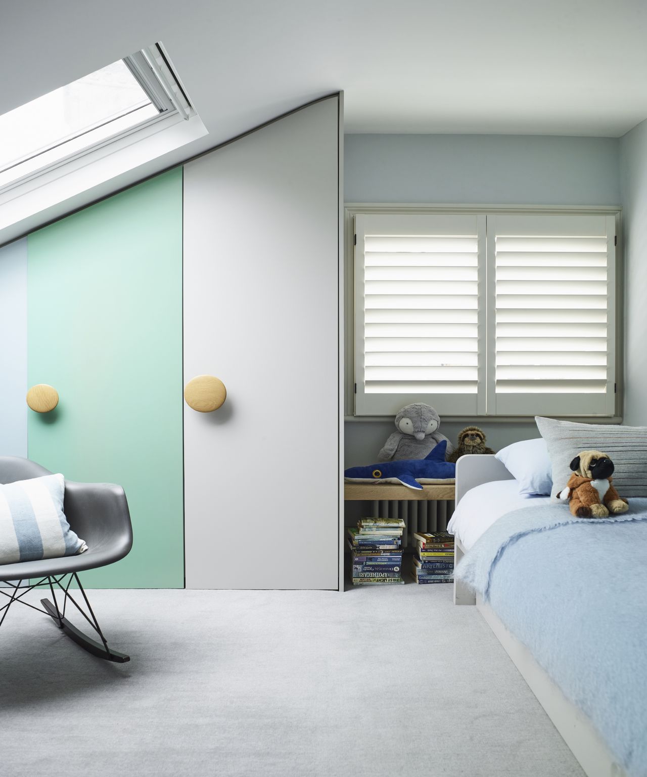 A modern house in London featuring a soothing color palette, distinctive art and furniture
