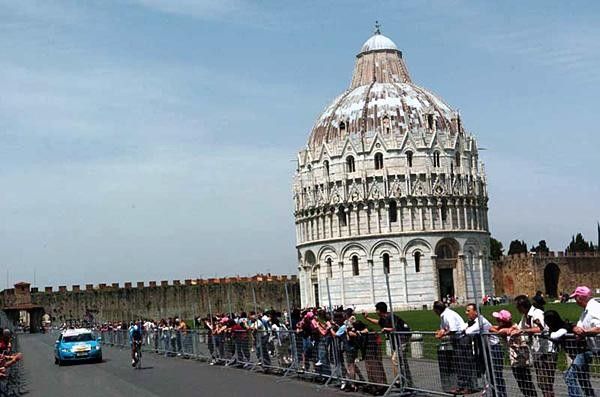 Watching the action in Pisa