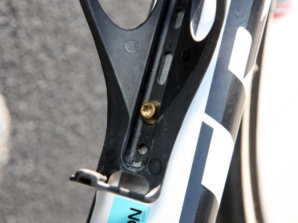 The gold hardware theme continues on with the water bottle bolts.