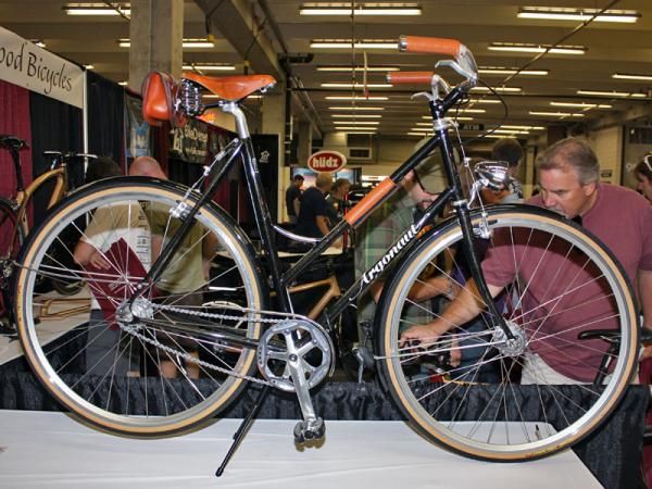 Argonaut's townie features elegant lines and leather accents.